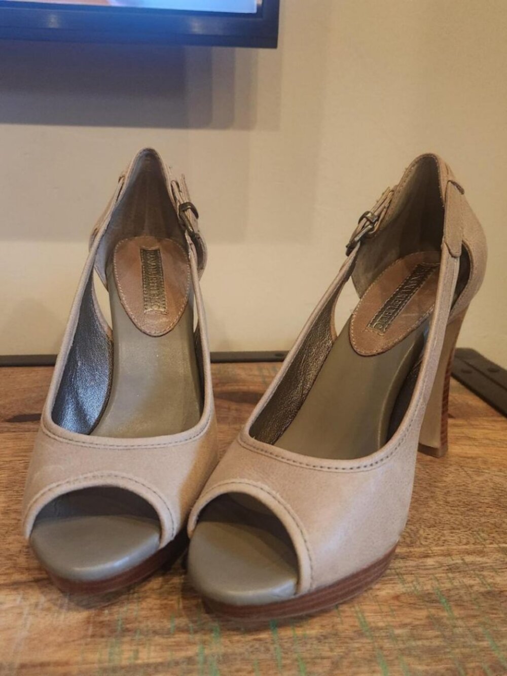 Banana Republic Women's Courts
